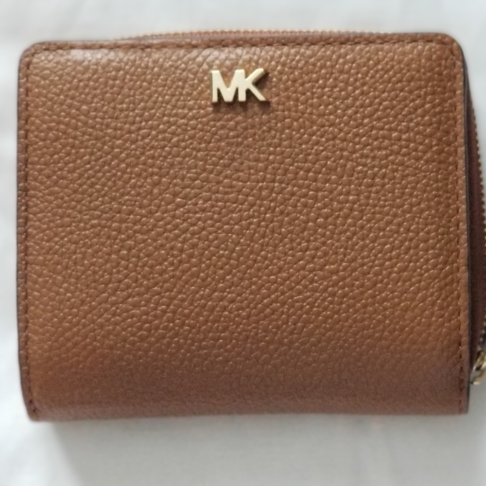 Authentic Michael Kors Zip Around Snap Wallet